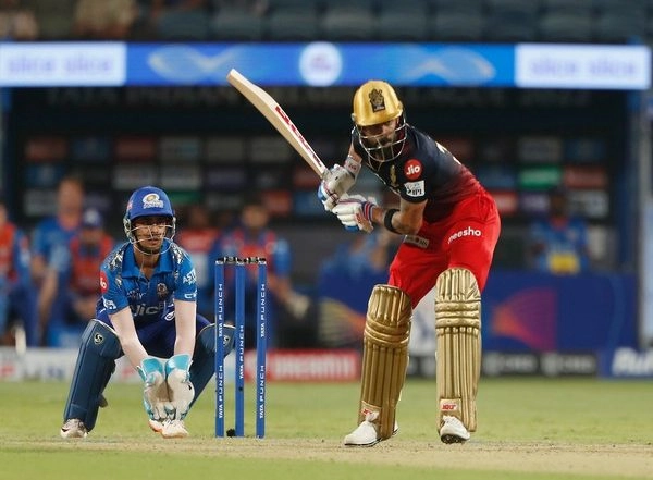 Royal Challengers Bangalore Will Make It to Playoffs in IPL 2022, Says Ravi Shastri