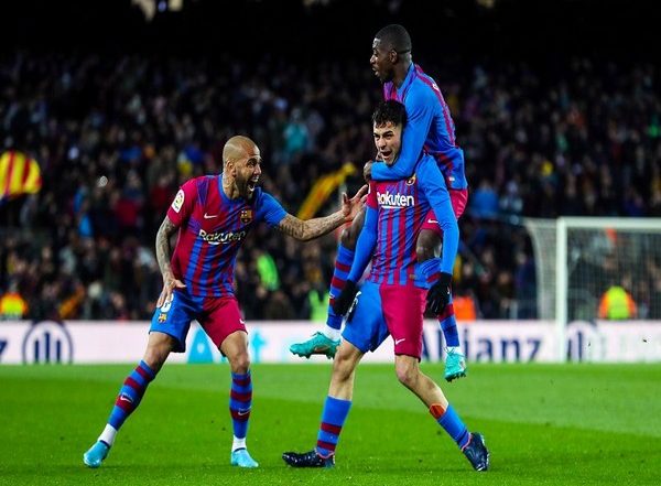 Sports News | La Liga: Pedri's Wonder Strike Against Sevilla Takes Barcelona to Second Spot