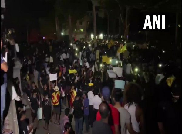 World News | Sri Lankans Stage Protest Against Govt at Independence Square in Colombo