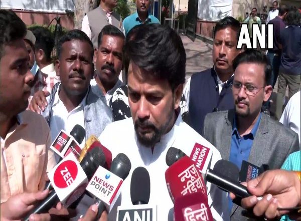 ‘Congress Doesn’t Look Outside Gandhi Family’, Says Union Minister Anurag Thakur