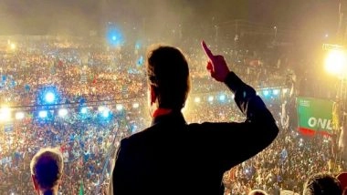 World News | Imran Khan Calls Youth of Pakistan to Raise Voice Through Social Media Against Shehbaz Sharif