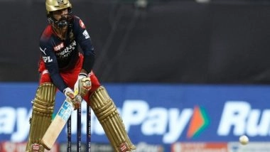 Sports News | IPL 2022: Sunil Gavaskar Backs RCB's Dinesh Karthik to Play Finisher's Role in T20 World Cup for India