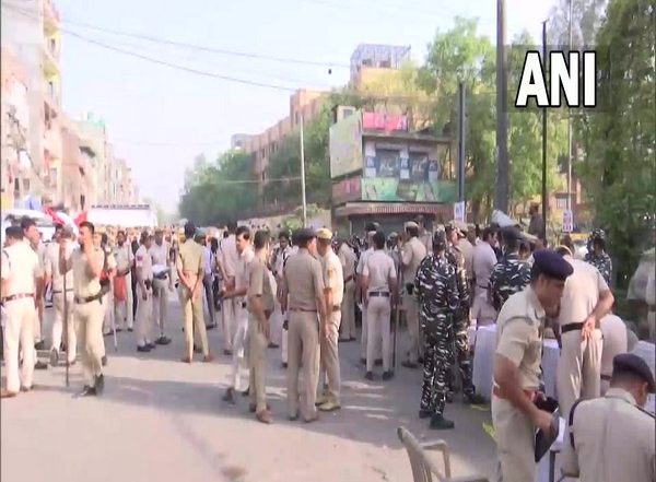 India News | Delhi Police Inspects Violence-hit Jahangirpuri Ahead of Civic Body's Eviction Drive Today