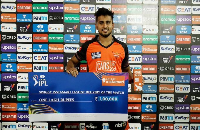 Umran Malik Wins 7th Consecutive 'Swiggy Instamart Fastest Delivery of the Match' Award in IPL 2022