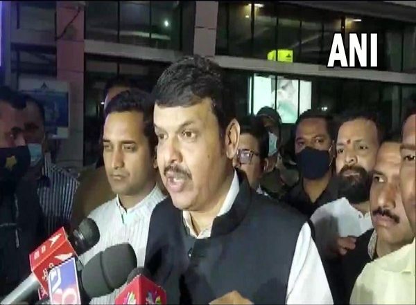 India News | Police Allowed Attack Under MVA Govt Pressure: Fadnavis Claims After Kirit Somaiya Allege Assault