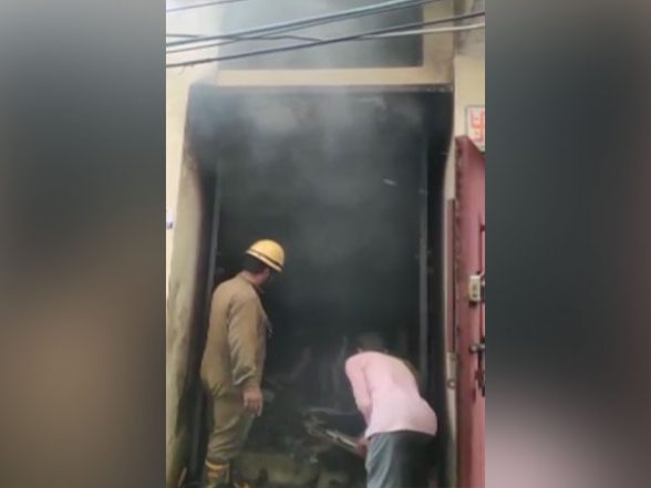 India News | Fire Breaks out at Delhi Club, No Casualties Reported - Vimarsana News