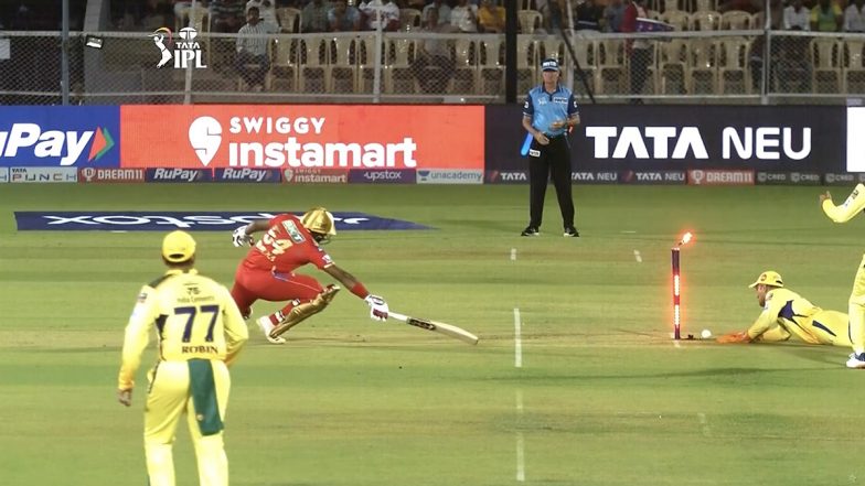 MS Dhoni Runs Out Bhanuka Rajapaksa in Spectacular Fashion During CSK vs PBKS IPL 2022 Match (Watch Video)