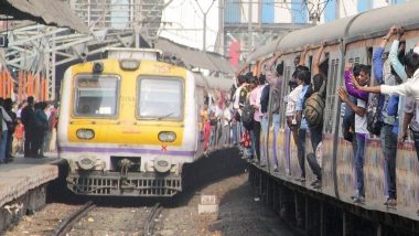Mumbai Shocker: 49-Year-Old Woman Falls off Local Train in Mahim While Trying To Stop Mobile Phone Thief