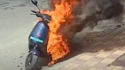 Ola Scooter Torched by Owner in Tamil Nadu Due to Poor Mileage and Unsatisfactory Service