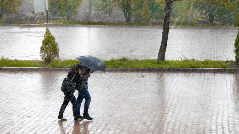 Delhi Weather Forecast: National Capital Likely To Witness Thunderstorm and Heavy Rain on Monday Night, Says IMD