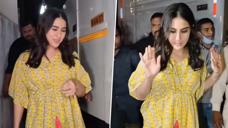 Sara Ali Khan Gets Miffed, Refuses to Pose for the Paparazzi After Being Pushed (Watch Viral Video)