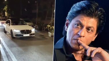 Shah Rukh Khan Makes an Entry in a Car Covered With Curtains for Karan Johar’s Bash for Bela Bajaria (Watch Video)