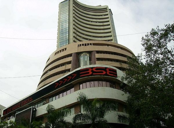 Sensex, Nifty Down Due to Profit Booking in HDFC and HDFC Bank; Bajaj Finserv, Bajaj Finance, Kotak Bank, Wipro Slip