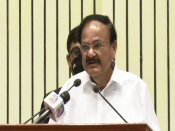 India News | Vice President Cautions General Public Against Person Impersonating as Venkaiah Naidu; Sending WhatsApp Messages - Vimarsana News