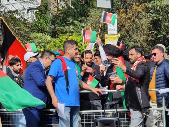 World News | Afghans in UK Hold Protest Against Pakistani Airstrikes in Afghanistan - Vimarsana News
