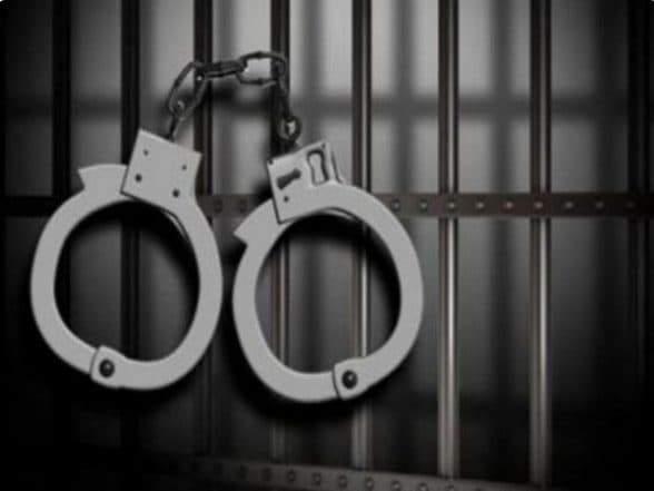 Mumbai Shocker: 20-Year-Old Arrested For Using Ex-Girlfriend’s Intimate Photos to Force Her to Give Up Business Share | 📰 LatestLY