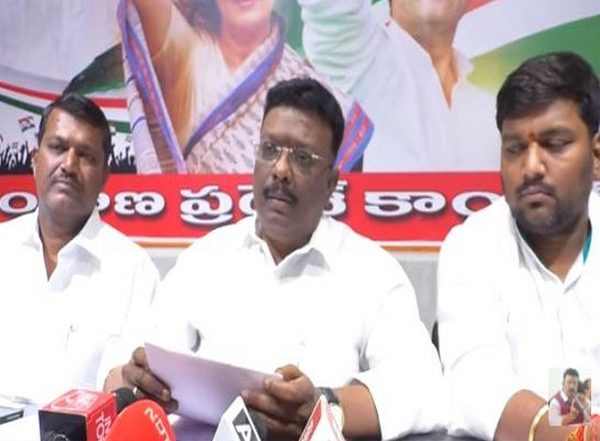 India News | Telangana Congress Slams Central Govt for Cheating People in Name of 'Make in India' Programme