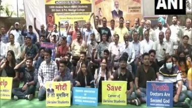 India News | Ukraine-returned Students, Parents Gather at Jantar Mantar, Urge Centre to Provide Admission in Indian Medical Colleges