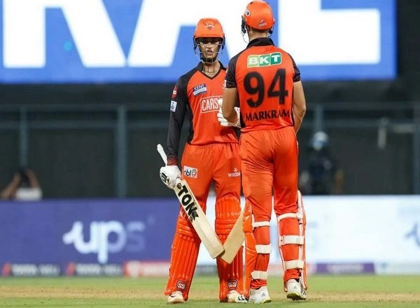 Sports News | IPL 2022: Fifties from Abhishek Sharma, Aiden Markram Power SRH to 195/6 Against GT
