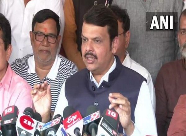 India News | Leader of Oppstn Devendra Fadnavis Condemns Attack Outside Sharad Pawar's Residence, Terms It 'big Failure' of Police Department