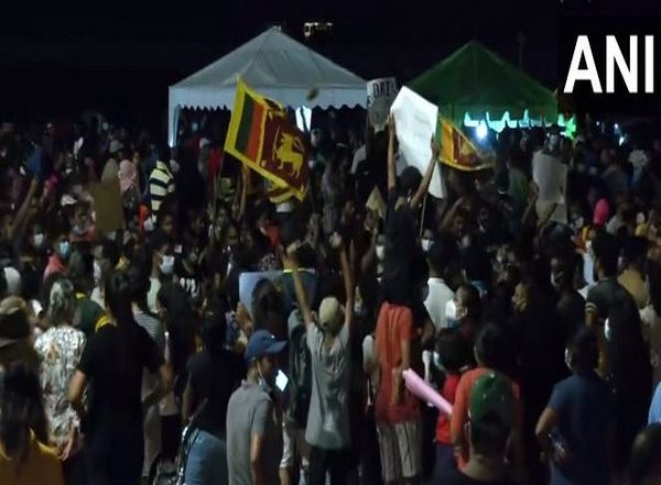 World News | Sri Lankan Police Sergeant Arrested for Joining Galle Face Protest, Released on Bail