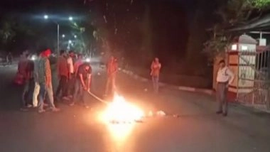 India News | BHU Students Protest Against VC's Iftar Party, Burn His Effigy