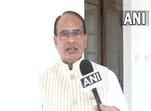 India News | MP CM Announces Ex-gratia Amount of Rs 1 Cr for Family of CISF Personnel