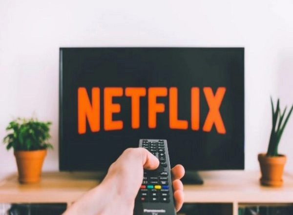 Tech News | Netflix Faces Loss of Subscribers First Time in over a Decade, Plans to Get Cheaper?