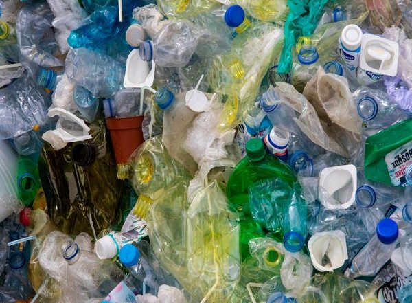 Science News | Scientists Discover Technique to Turn Plastic Waste Trash into Carbon Dioxide Sorbent