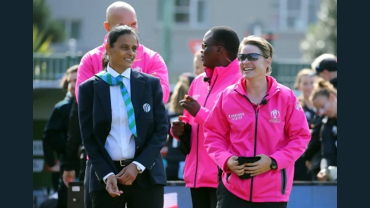 History Created: Jacqueline Williams becomes first female third umpire to  oversee a men's international game - Female Cricket