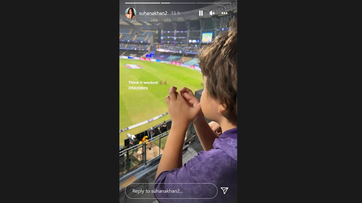 Suhana Khan, Ananya Panday, Aryan Khan And AbRam Cheer For Kolkata ...