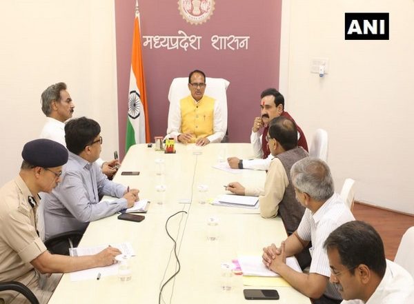 India News | MP CM Shivraj Singh Chouhan Holds Meeting, Reviews Khargone and Barwani Incidents