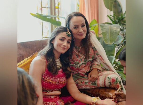 Entertainment News | Soni Razdan Shares Dreamy Picture of Her 'heartbeats' Ranbir Kapoor, Alia Bhatt from Their Wedding Ceremony