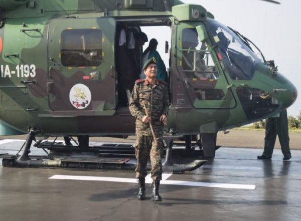 India News | Northern Army Commander Reviews Security in Forward Areas Along LOC