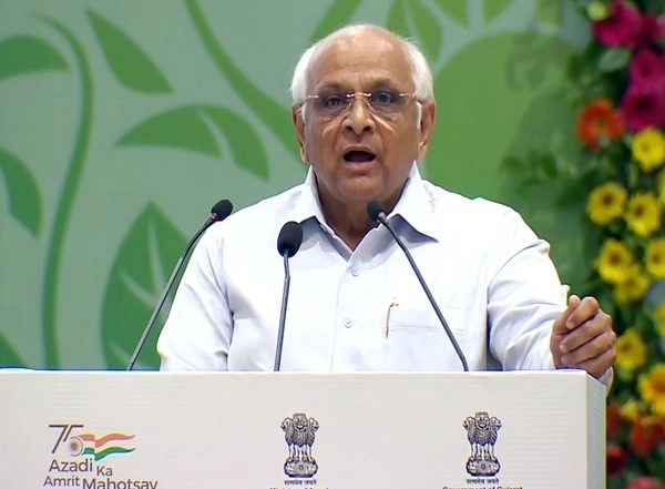 India News | Gujarat CM Announces Rs 4 Lakh Ex-gratia to Kin of Deceased in Morbi Factory Mishap