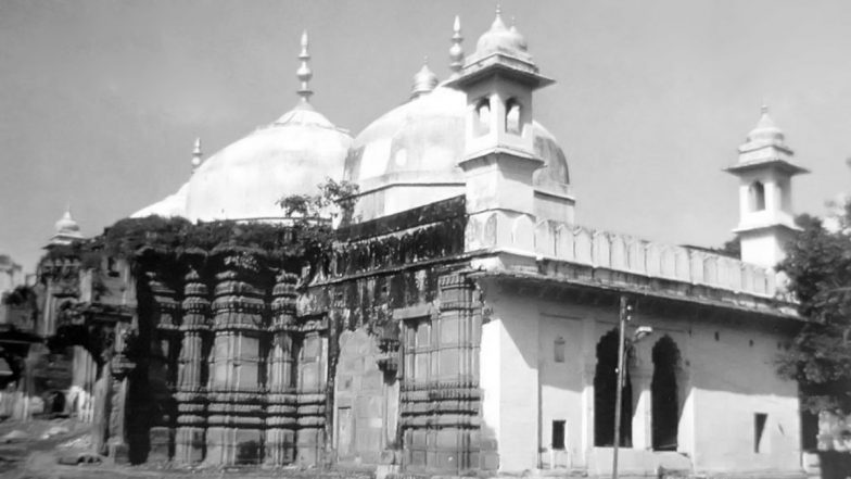 Gyanvapi Mosque Issue: Varanasi Court Rejects Hindu Side's Demand Seeking Carbon Dating and Scientific Investigation of 'Shivling'