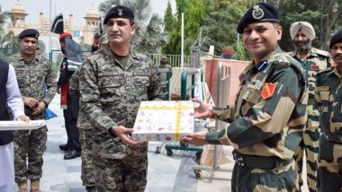 Eid-Ul-Fitr 2022: Border Security Force, Pakistan Rangers Exchange Sweets on Eid at Hussainiwala in Punjab