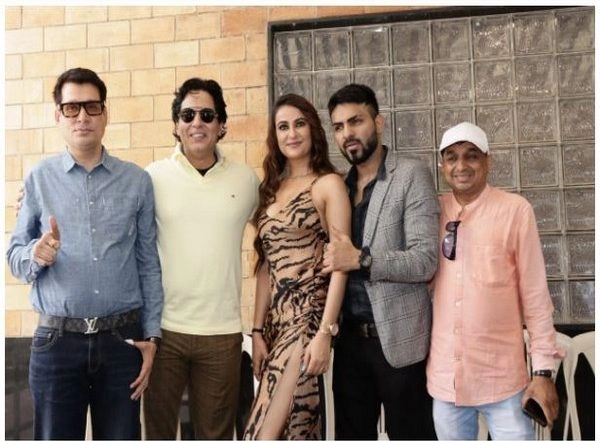 Business News | Director Sajan Agarwal Recorded Ek Ladki Song Starring Aman Verma Ruchi Gujjar and Jubin Shah