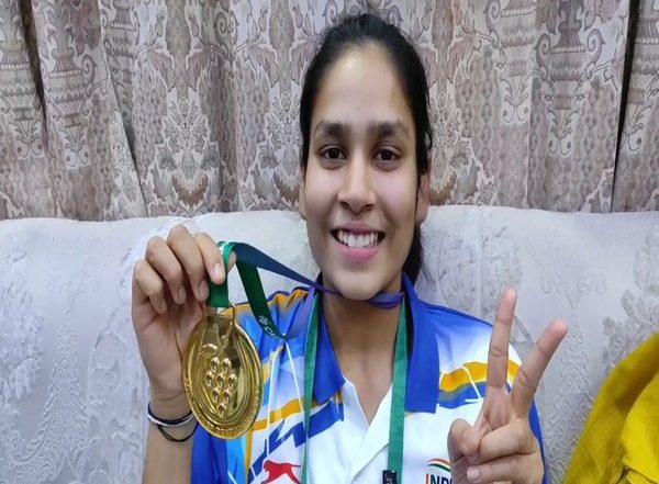 Sports News | Bathinda Girl Shreya Singla Makes Country Proud, Wins Gold in Badminton at 24th Deaflympics in Brazil