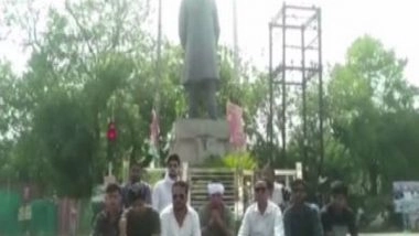 India News | MP: Congress Workers Protest Vandalism of Nehru's Statue in Madhya Pradesh, Demand Action Against Accused