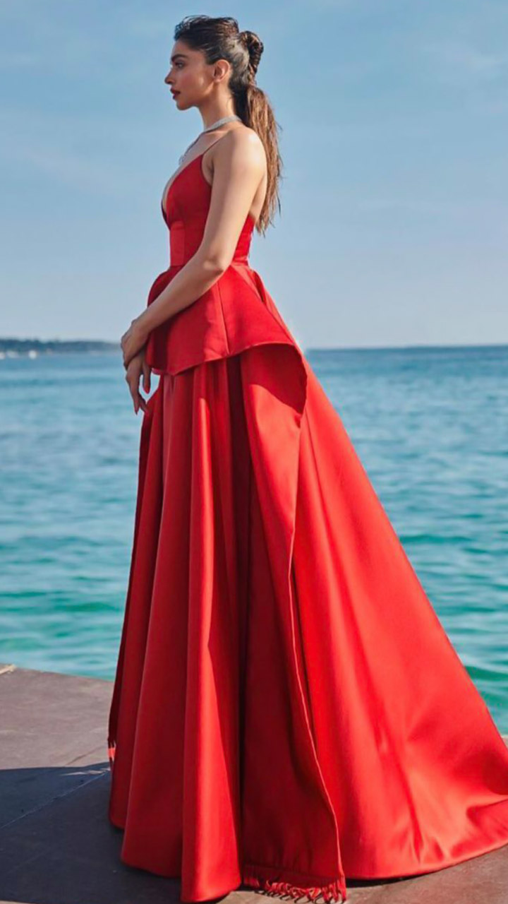 Cannes 2022: Deepika Padukone is a complete stunner at Cannes in red Louis  Vuitton gown with plunging neckline