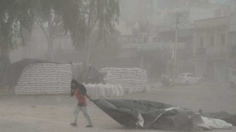 Delhi Weather Forecast: Dust and Thunderstorm Likely in National Capital Today