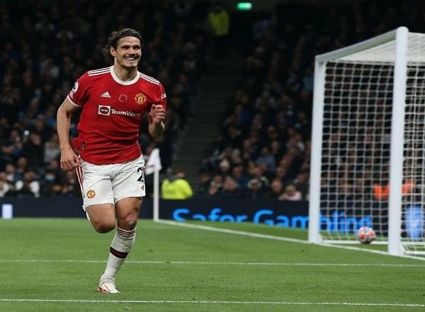 Sports News | Edinson Cavani Reveals 'bitter Taste' After Manchester United Exit