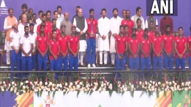 Sports News | Amit Shah Felicitates Indian Men, Women Hockey Teams of Tokyo 2020 Olympics at KIUG 2021 Bengaluru