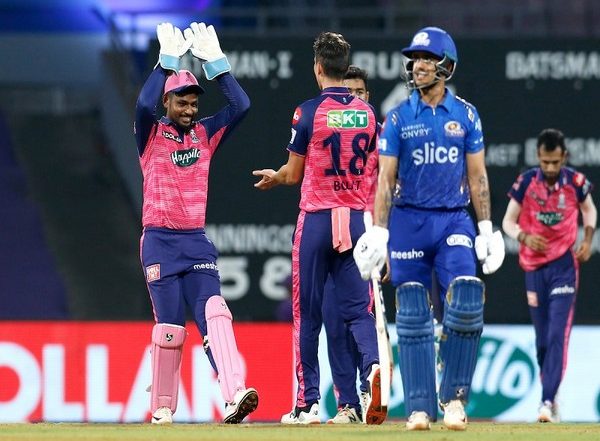 Sports News | IPL 2022: Dew Came In, It Was Hard to Bowl, Says RR Skipper Sanju Samson After Defeat Against MI