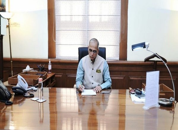 World News | Senior IFS Officer Vinay Kwatra Assumes Charge as India's New Foreign Secretary