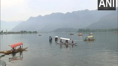 India News | Heaven, Paradise, Mesmerising, Say Tourists Visiting Kashmir to Escape Heat