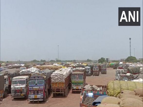 India News | Gujarat: Wheat-laden Trucks Stuck at Kandla Port After Centre's Export Ban - Vimarsana News