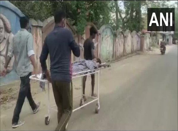 India News | Kin Carry Patient on Stretcher to Doctor's House as He is Absent at C'garh Hospital