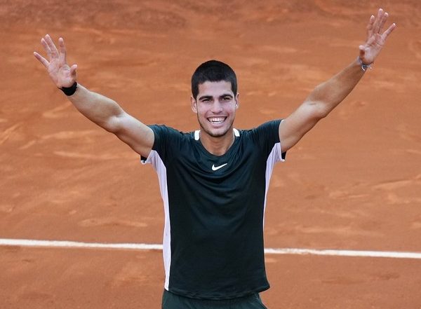 Sports News | Madrid Open: Teenager Carlos Alcaraz Becomes First Player to Beat Nadal and Djokovic at Same Clay-court Event